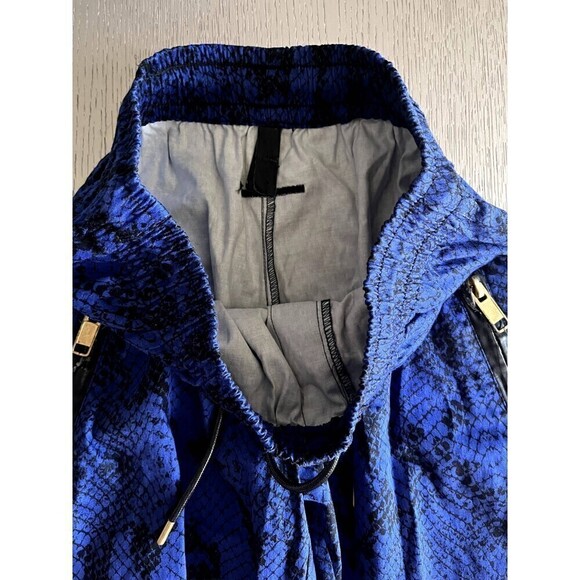 Hip and Bone Men's Blue Camo Sweatpants - Size Medium, Gently Used - Picture 5 of 15